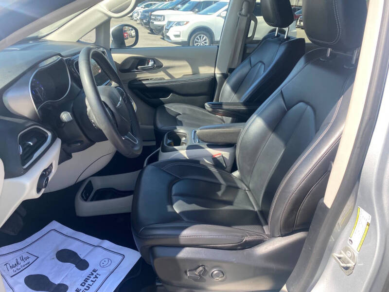 2023 Chrysler Pacifica Touring L