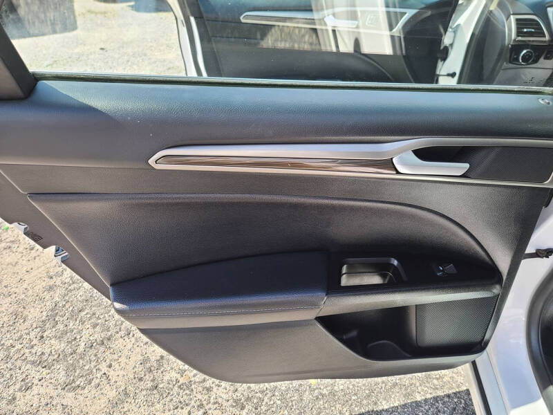 2017 Ford Fusion SE