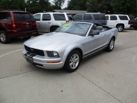 2007 Ford Mustang for sale at The Auto Specialist Inc. in Des Moines IA