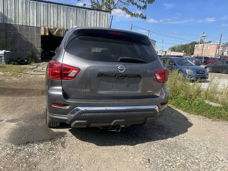 2017 Nissan Pathfinder SV