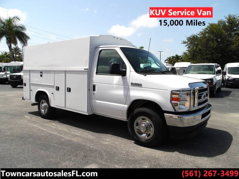 2025 Ford E-350