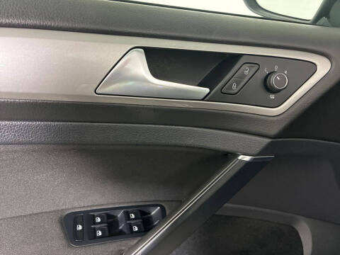 2016 Volkswagen e-Golf SE