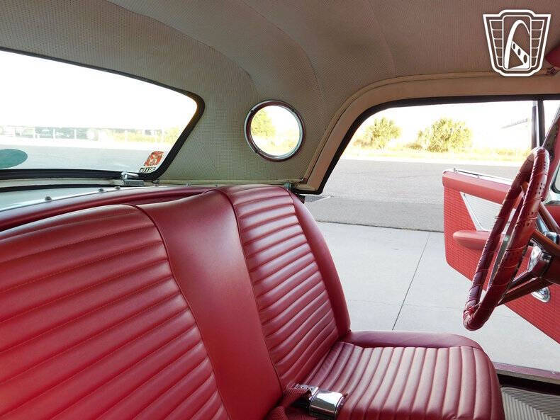 1957 Ford Thunderbird