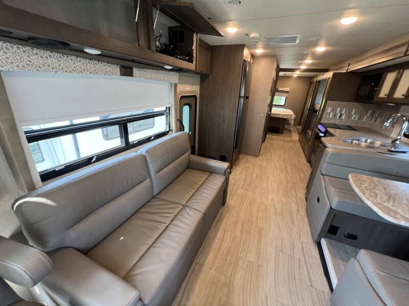 2021 Thor Motor Coach Windsport 34J