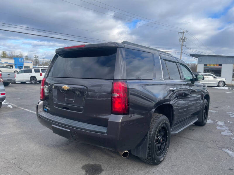 2017 Chevrolet Tahoe LT photo 9