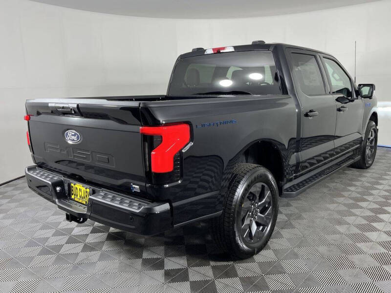 2025 Ford F-150 Lightning Flash