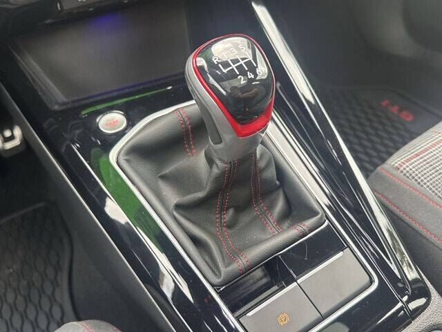 2024 Volkswagen Golf GTI 380 SE