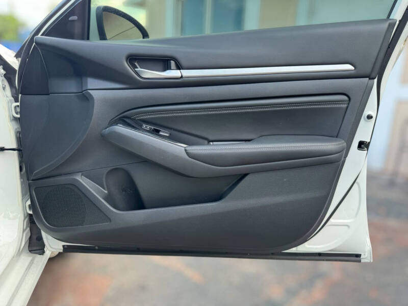 2021 Nissan Altima 2.5 SV