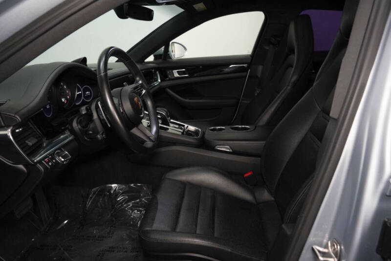 2022 Porsche Panamera Platinum Edition