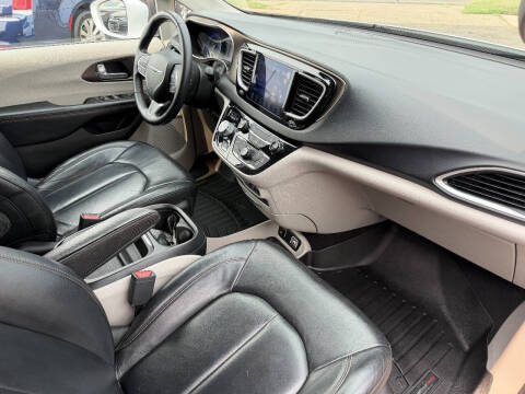 2017 Chrysler Pacifica Touring Plus