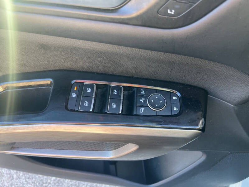 2022 Nissan Pathfinder Platinum