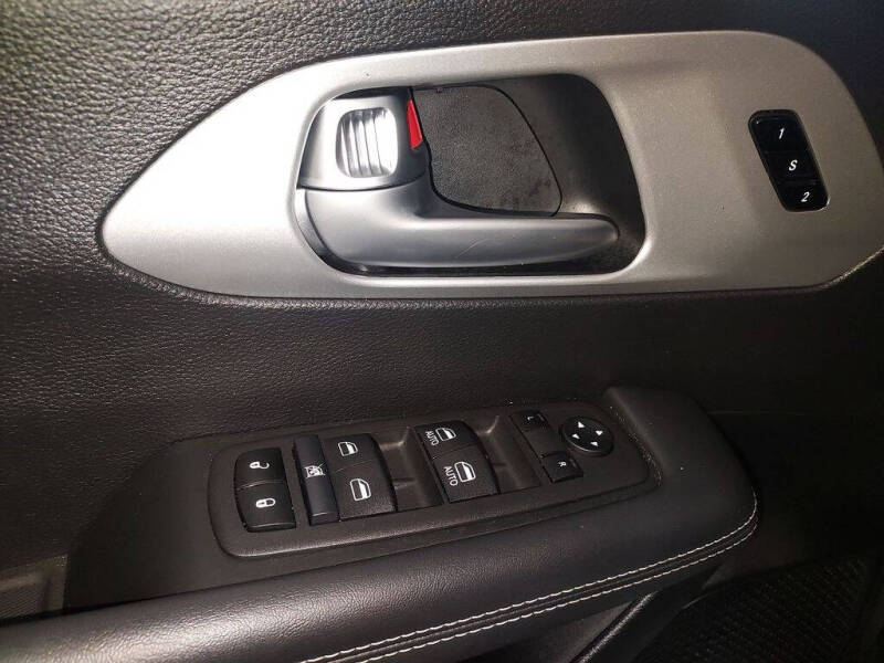 2024 Chrysler Pacifica Plug-In Hybrid Select