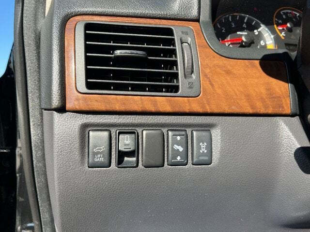 2015 Nissan Armada 42