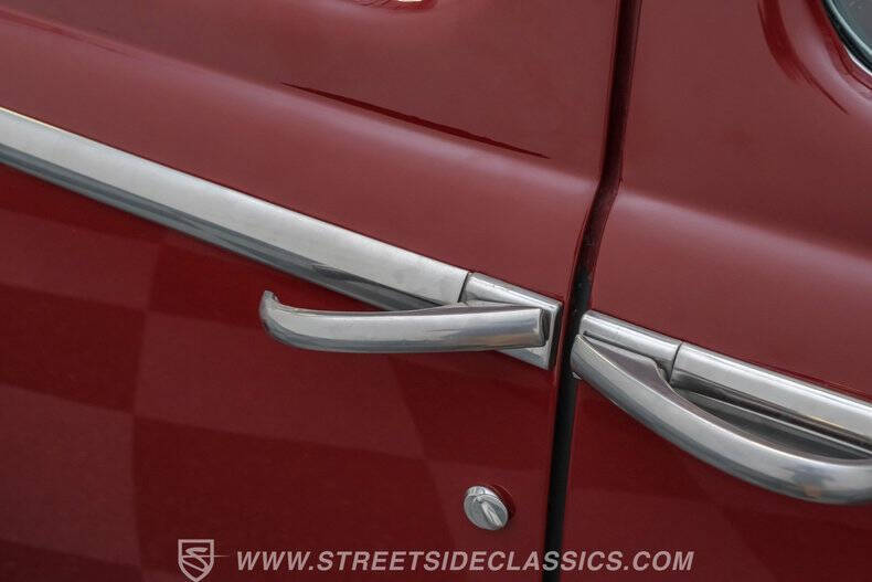 1948 Ford Deluxe