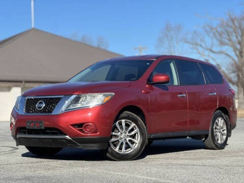 2015 Nissan Pathfinder for sale at Uniworld Auto Sales LLC. in Greensboro NC