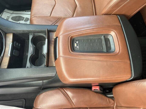 2017 Cadillac Escalade Luxury