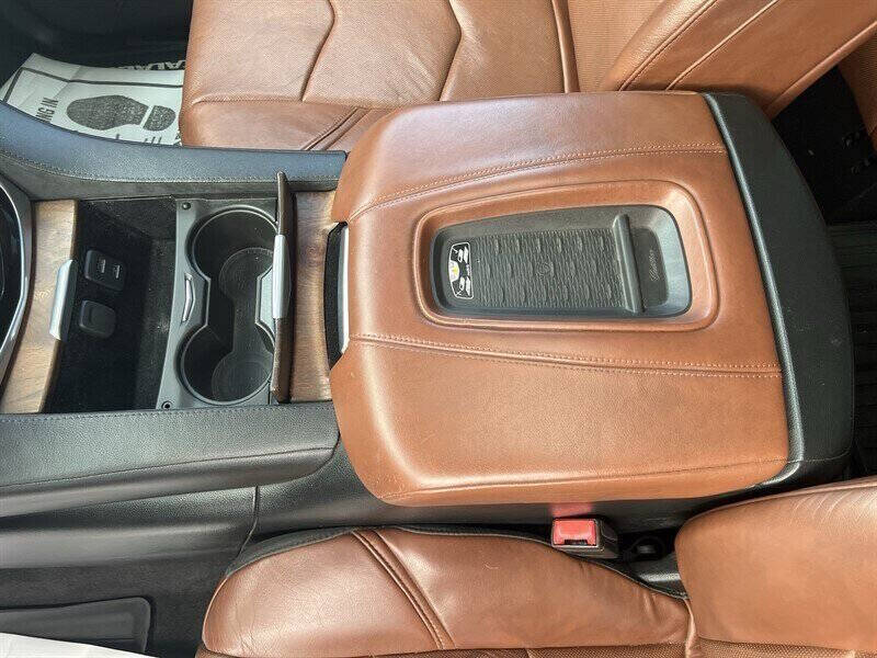 2017 Cadillac Escalade Luxury