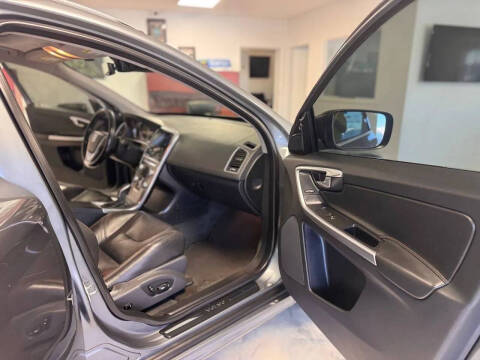 2017 Volvo XC60 T6 Dynamic