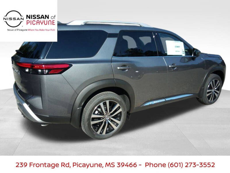 2025 Nissan Pathfinder Platinum