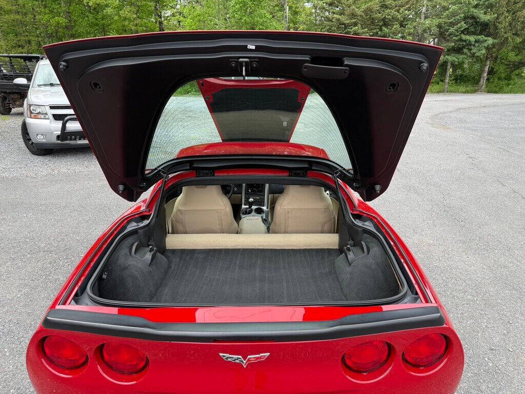 2005 Chevrolet Corvette 16