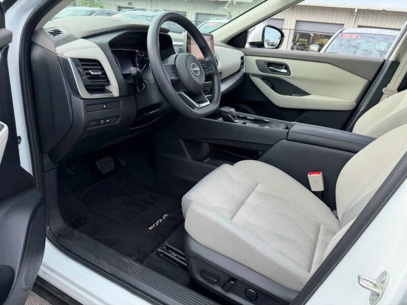 2024 Nissan Rogue SV