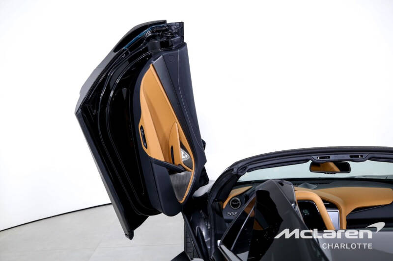 2022 McLaren 720S Spider Luxury