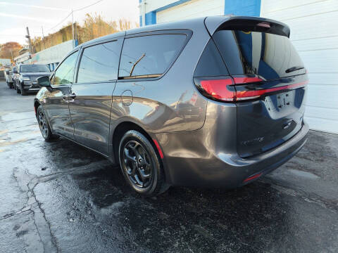2022 Chrysler Pacifica Hybrid Touring L