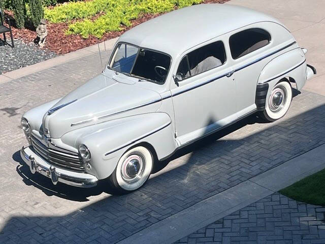 1948 Ford Super Deluxe