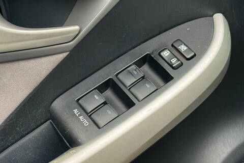 2014 Toyota Prius Three