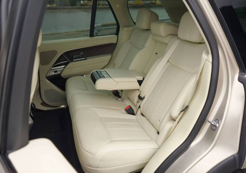 2023 Land Rover Range Rover P400 SE