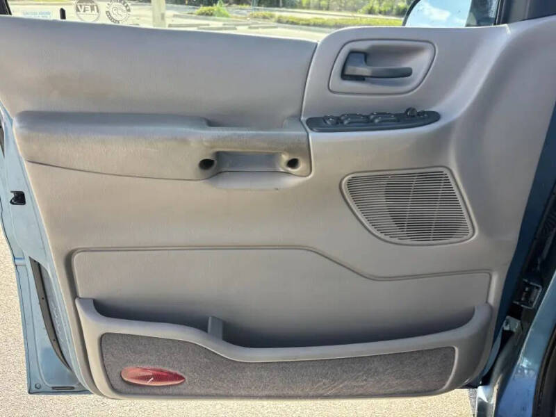 2002 Ford Windstar LX