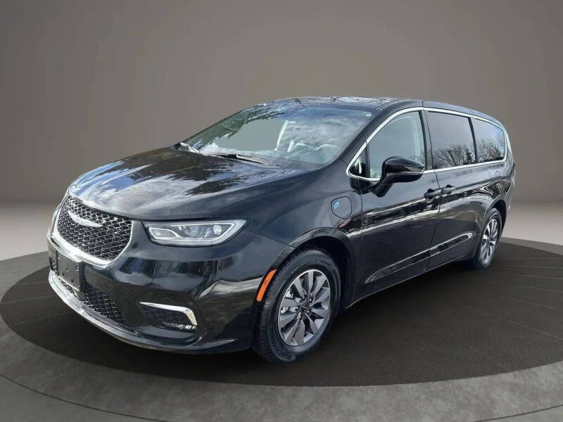 2024 Chrysler Pacifica Plug-In Hybrid Select
