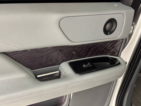 2019 Lincoln Navigator Select