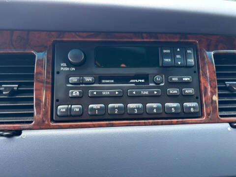 2000 Lincoln Town Car Signature