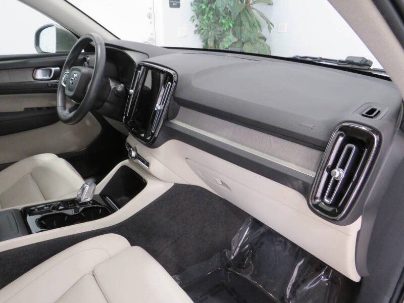 2021 Volvo XC40 T4 Inscription