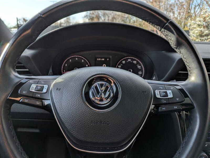 2021 Volkswagen Passat R-Line