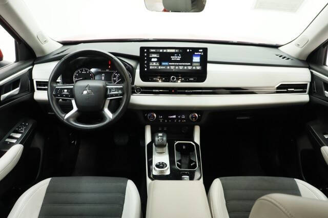 2025 Mitsubishi Outlander SE