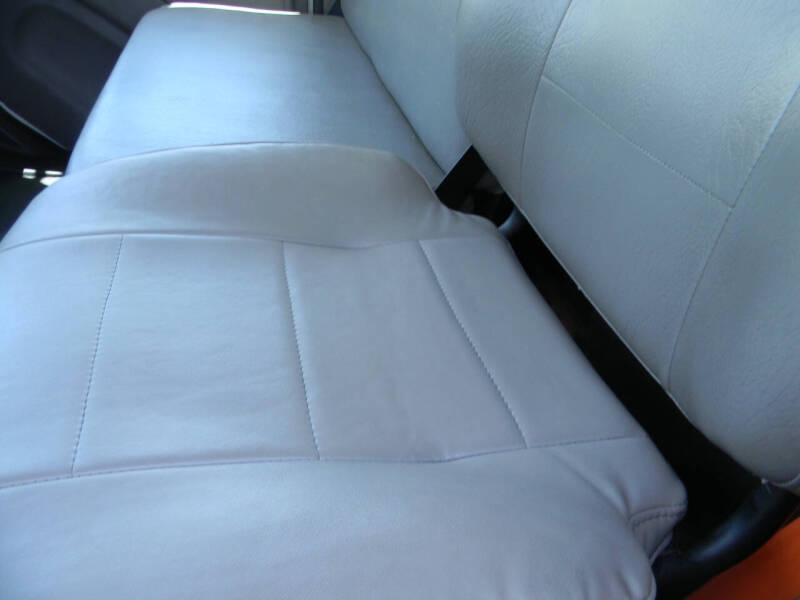 2017 Freightliner M2 106