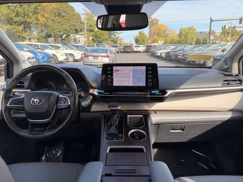 2022 Toyota Sienna XLE 7-Passenger