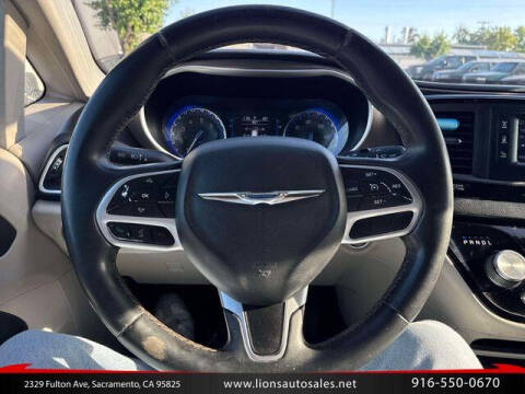 2017 Chrysler Pacifica Touring-L