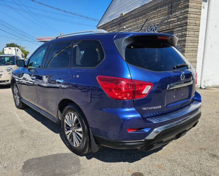 2017 Nissan Pathfinder S