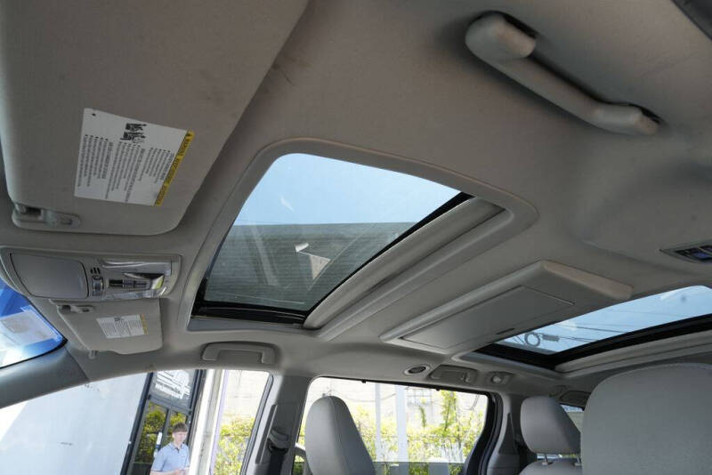 2017 Toyota Sienna Limited Premium 7-Passenger