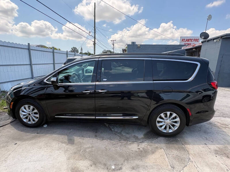 2017 Chrysler Pacifica Touring Plus