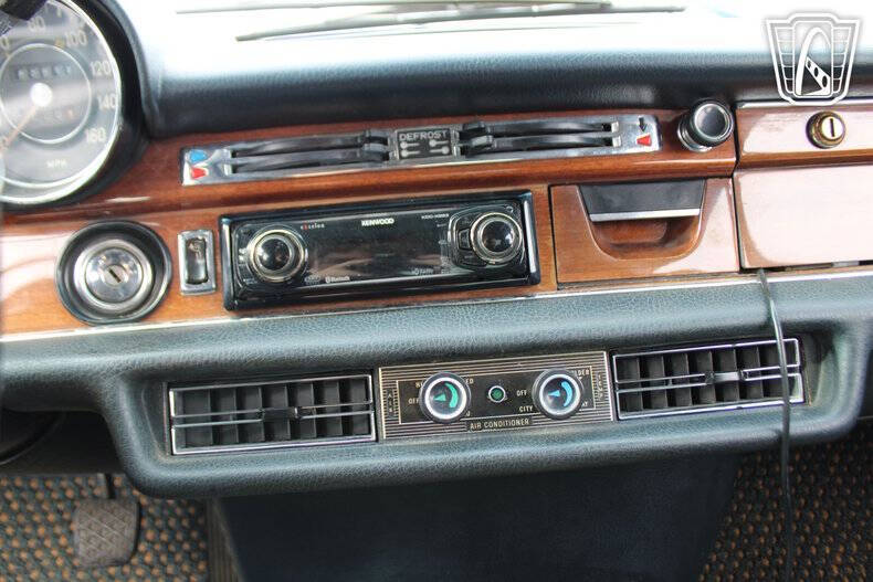 1973 Mercedes-Benz 280-Class