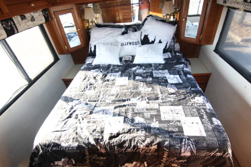 1997 FORETRAVEL U295