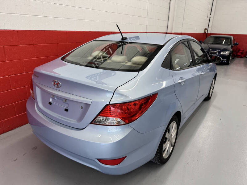 2012 Hyundai Accent GLS