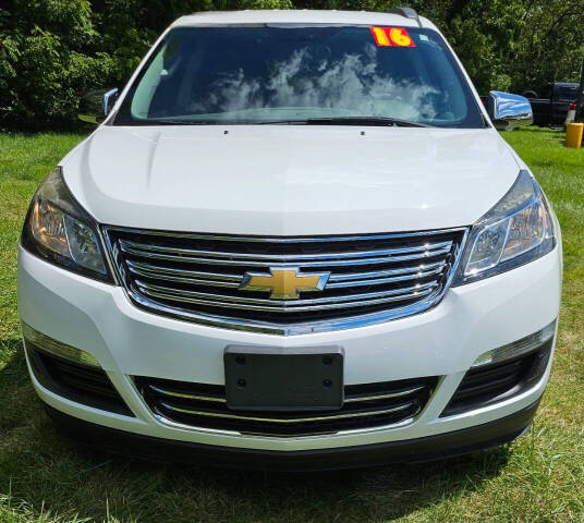 Used 2016 Chevrolet Traverse LS with VIN 1GNKRFKD0GJ208411 for sale in New Lenox, IL