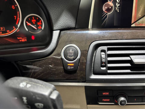 2016 BMW 5 Series 528i