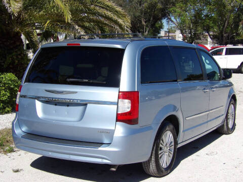 2012 Chrysler Town and Country Limited