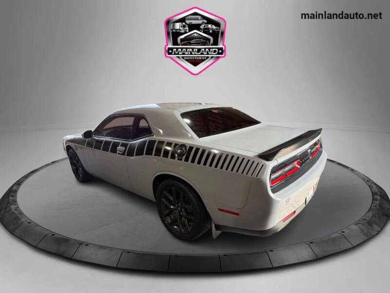 2021 Dodge Challenger SXT